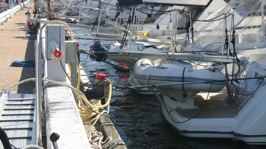 Uruguay: Oficina de Migraciones en el Puerto del Buceo